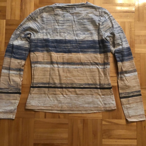 GAP top - Picture 2 of 3